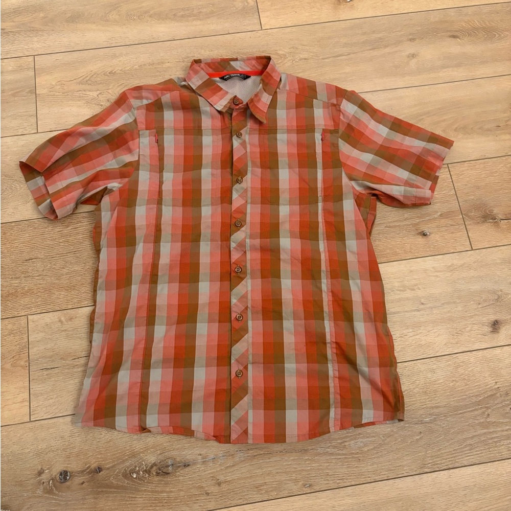 Arc’teryx peak line plaid top